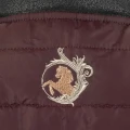 10210141 Bodywarmer EQ.QUEEN Emily 23AW burgundy logo.webp
